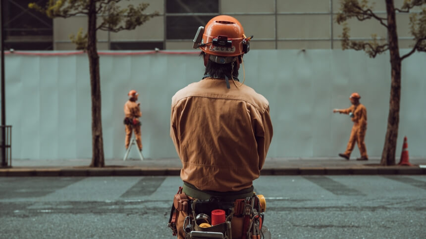 Obreros trabajando en las calles de Tokio