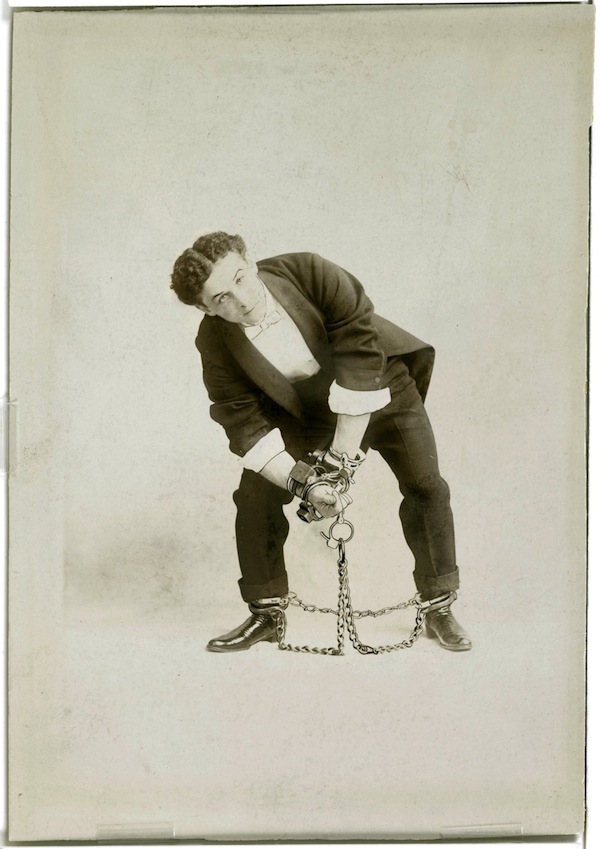 Houdini encadenado