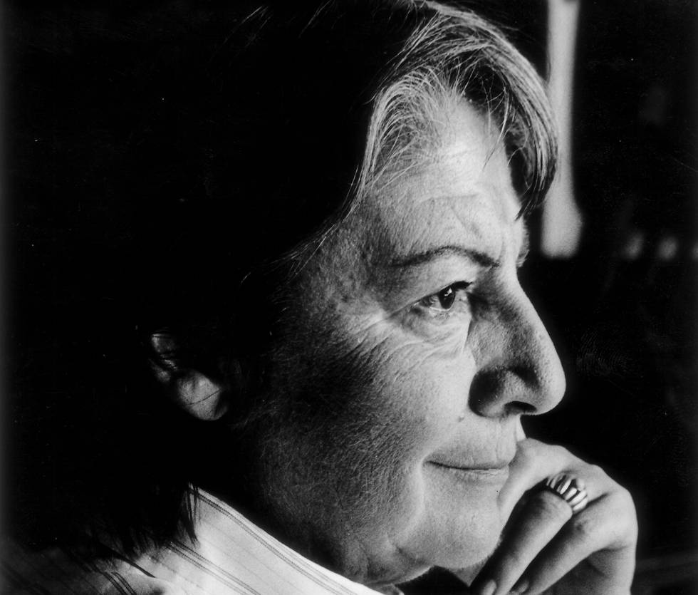 Gloria Fuertes retrato