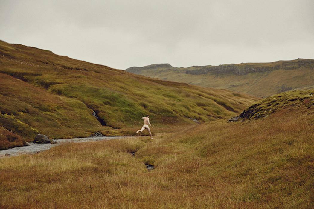 Nick Turner caballos Islandia desnudo 9