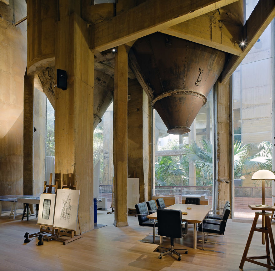 Ricardo Bofill casa personal cemento La Fábrica