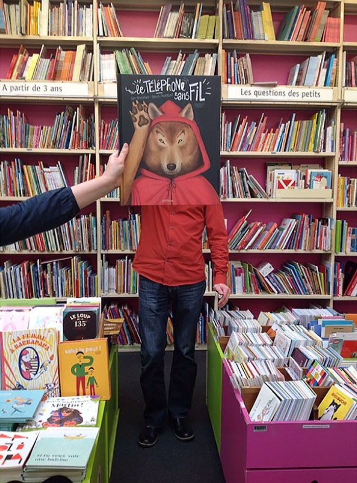 libreria montaje con libros humor 10