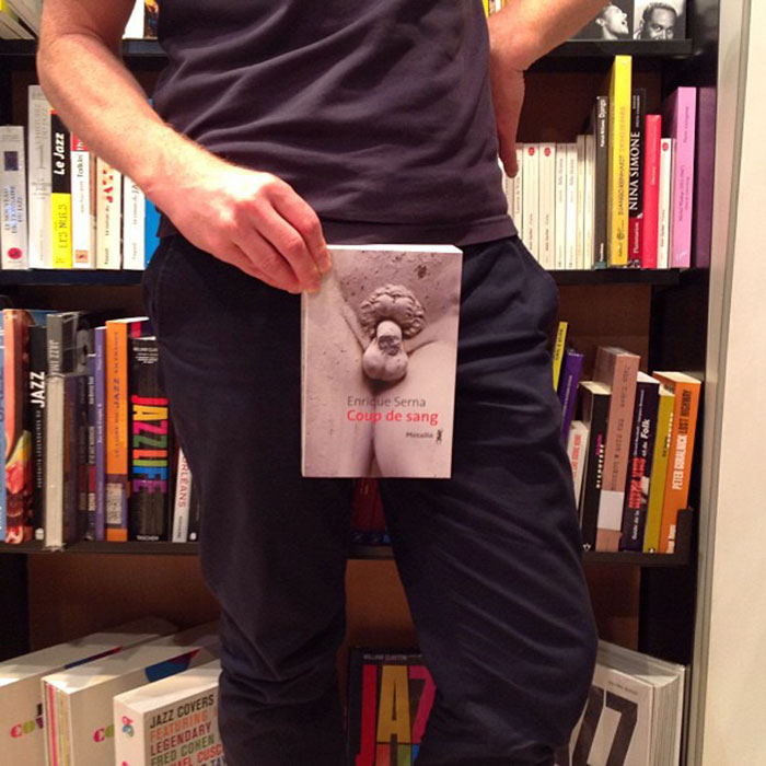 libreria montaje con libros humor 22