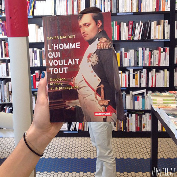 libreria montaje con libros humor 4