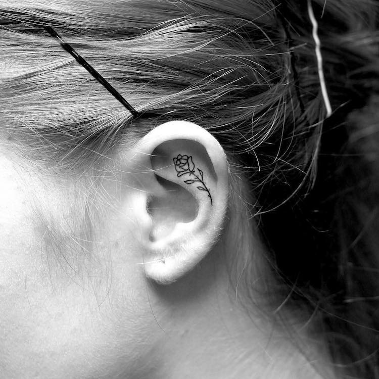 helix tatuajes en las orejas 11