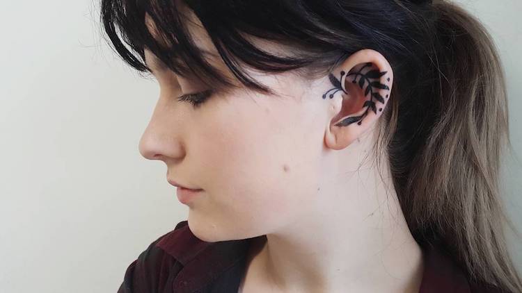 helix tatuajes en las orejas 4