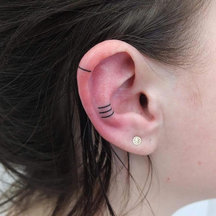helix tatuajes en las orejas 6