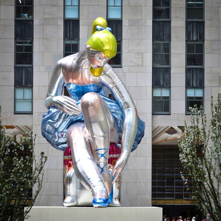 Jeff Koons bailarina inflable
