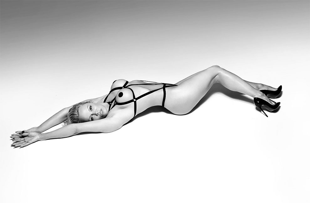 Pamela Anderson lenceria erotica