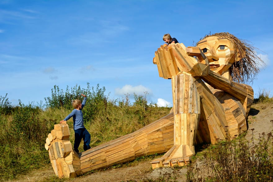 Thomas Dambo gigantes de madera 9