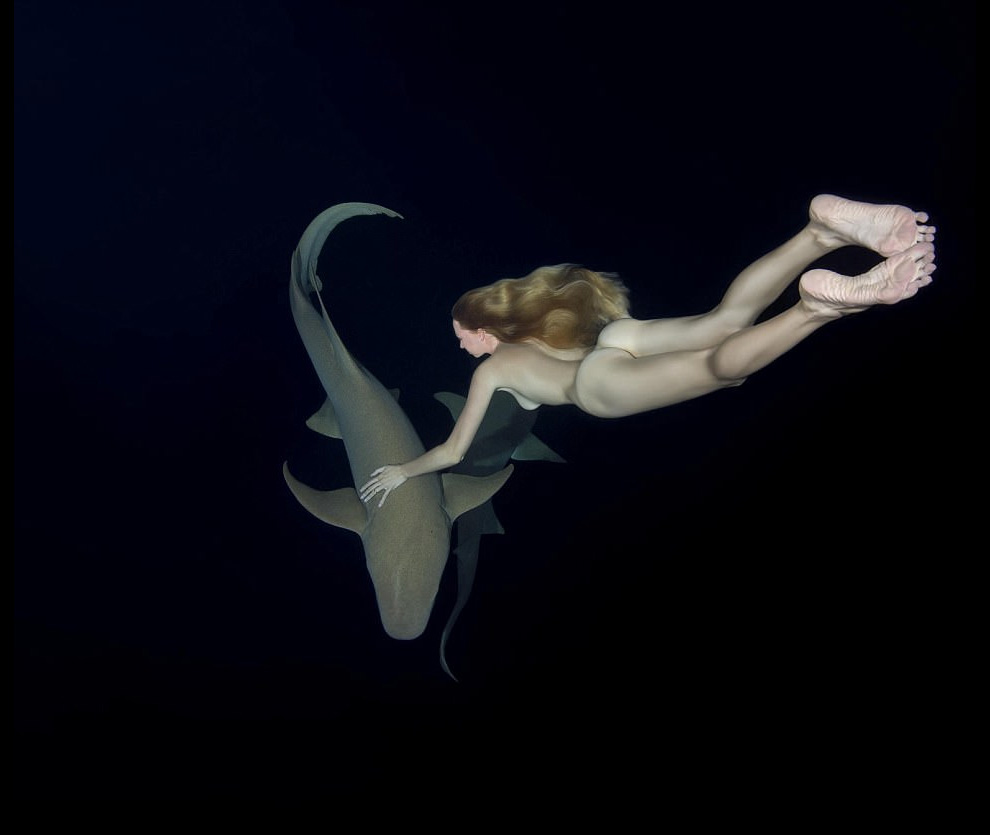 Irina Britanova desnuda tiburones 10