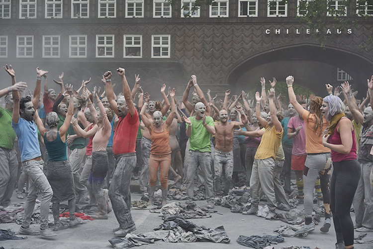 1000 GESTALTEN g20 protest art 13