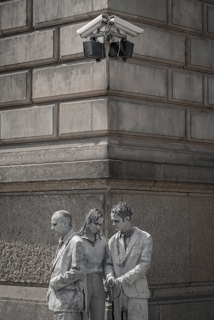 1000 GESTALTEN g20 protest art 4