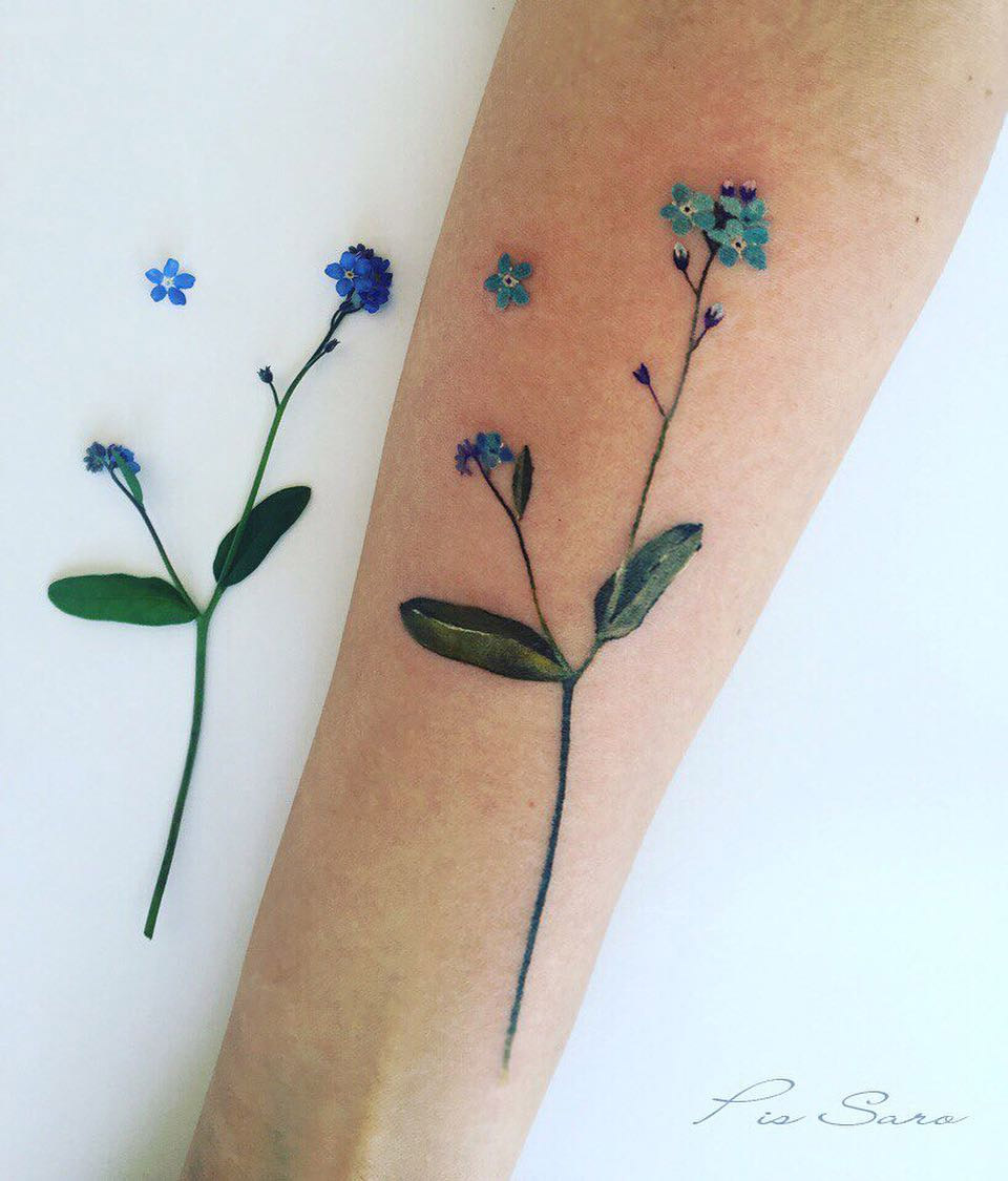Pis Saro tatuajes florales 3