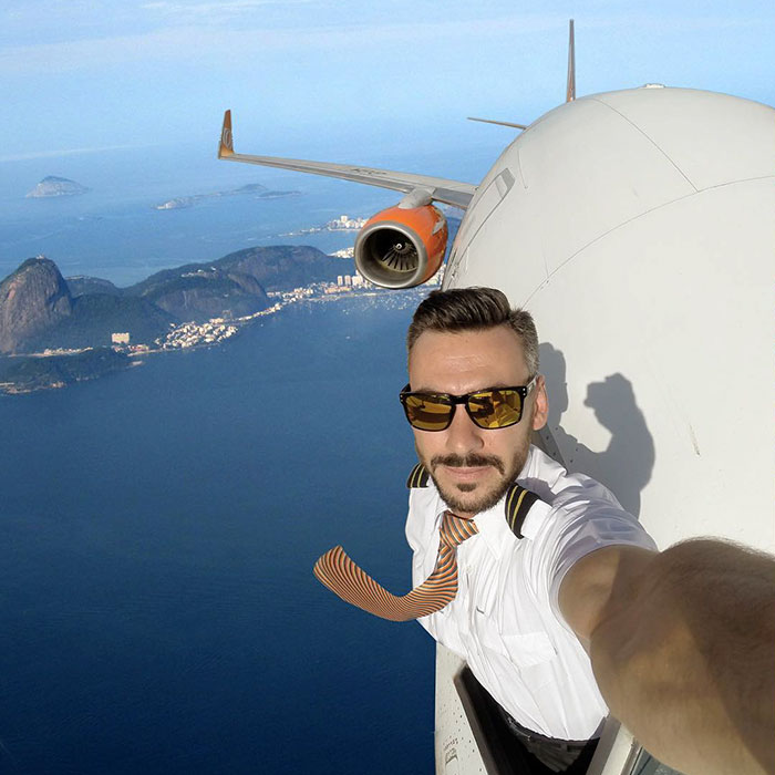 Daniel Centeno sefies avion