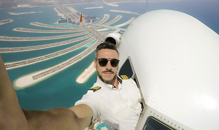 Daniel Centeno sefies avion 3