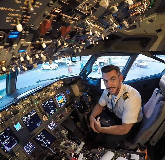 Daniel Centeno sefies avion 6