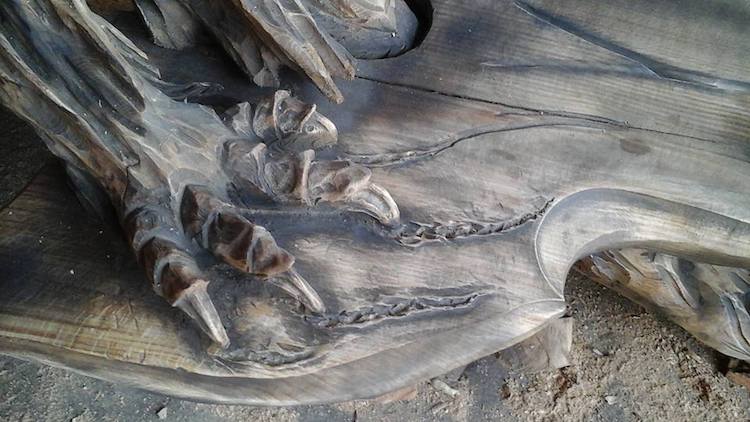 Igor Loskutow escultura dragon motosierra 14