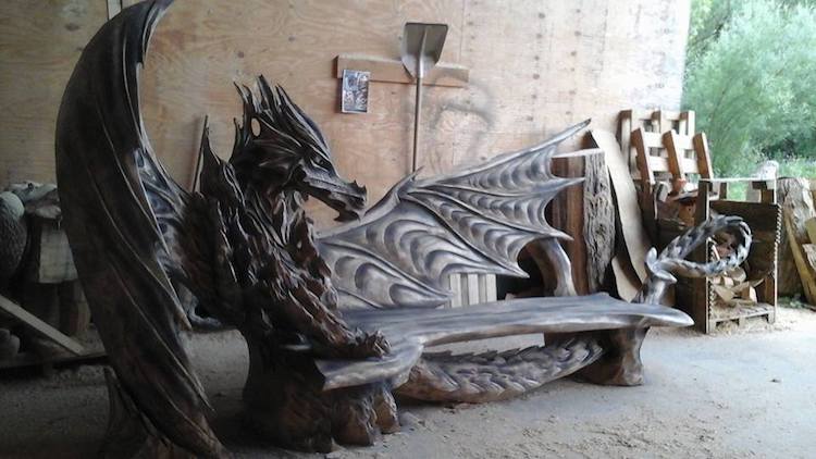 Igor Loskutow escultura dragon motosierra 15