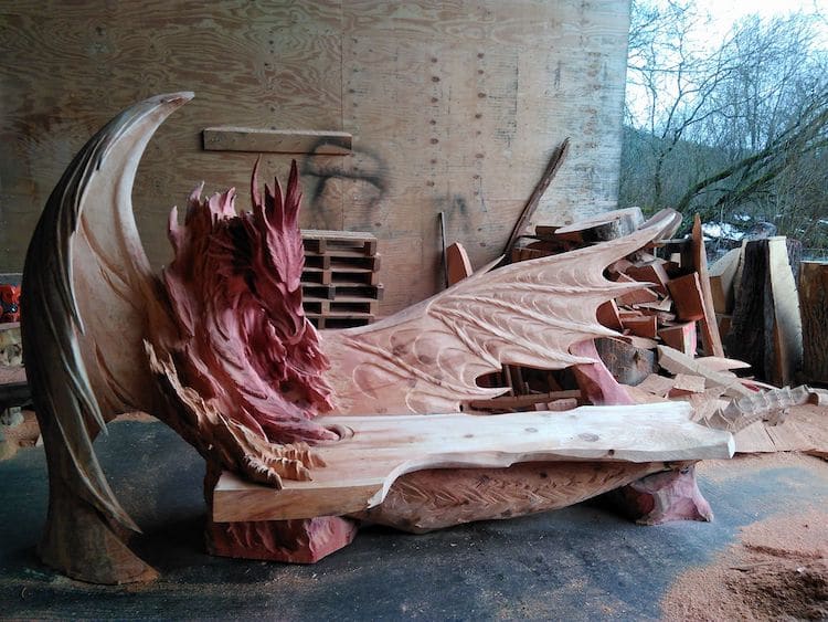 Igor Loskutow escultura dragon motosierra 17