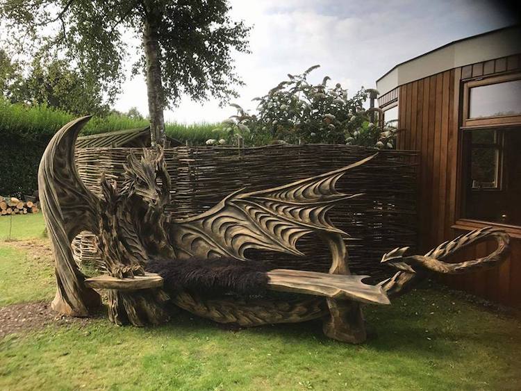 Igor Loskutow escultura dragon motosierra 2