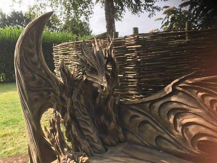 Igor Loskutow escultura dragon motosierra 3