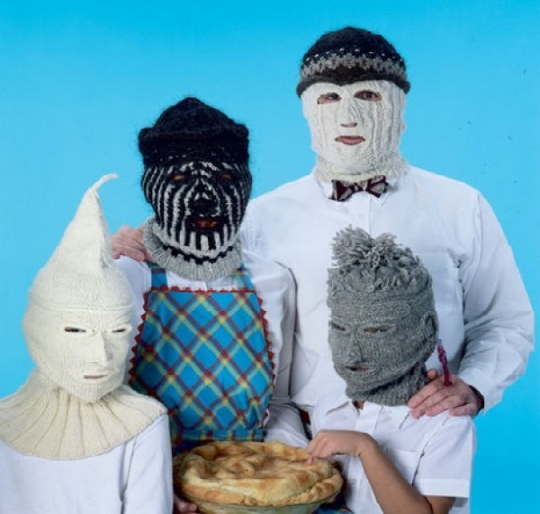 Siniestras mascaras de punto para dar miedo en Halloween y no pasar frio