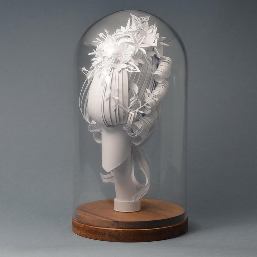 Las pelucas barrocas de papel de la artista Asya Kozina