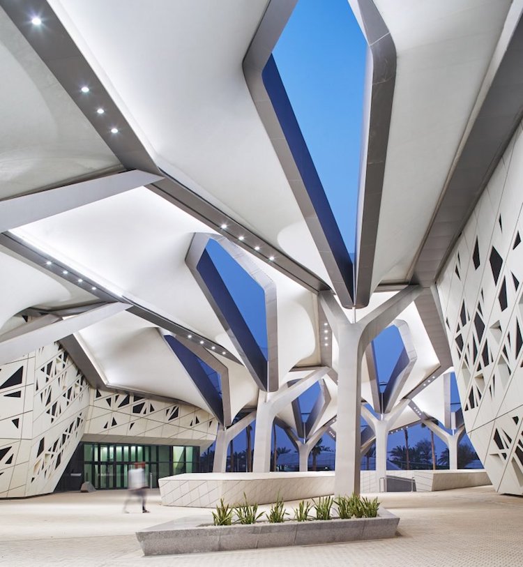 Zaha Hadid Rey Abdullah Petroleo Centro 11