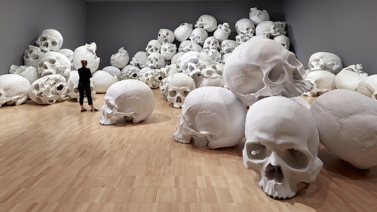 Ron Mueck calaveras craneos escultura 2