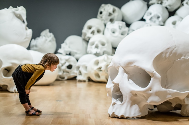 Ron Mueck calaveras craneos escultura 3