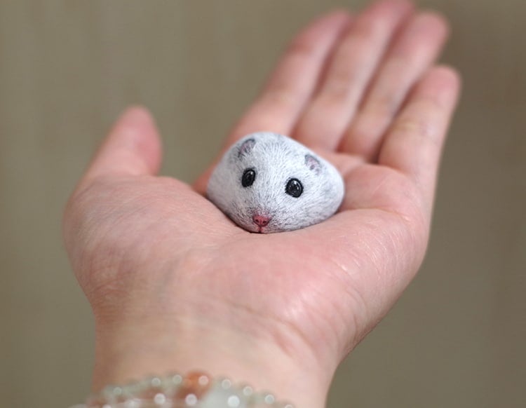Akie Nakata piedras animales