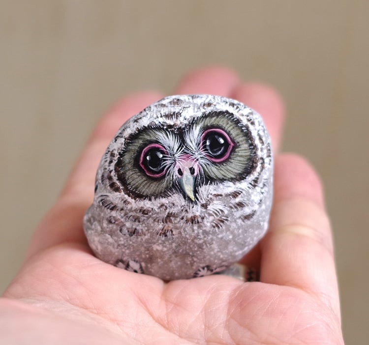 Akie Nakata piedras animales