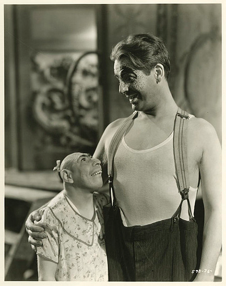 photo cast freaks 17