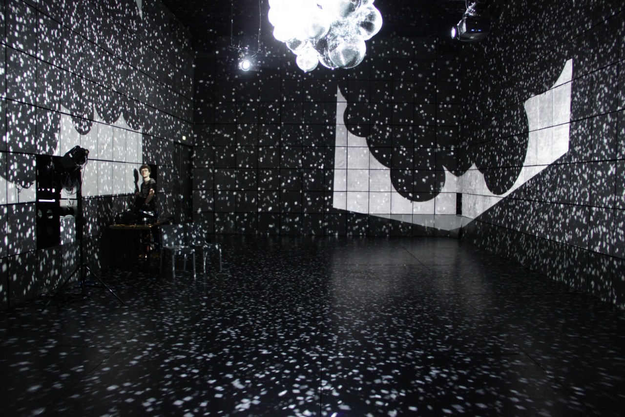 instalación luces disco kyle mcdonald 9