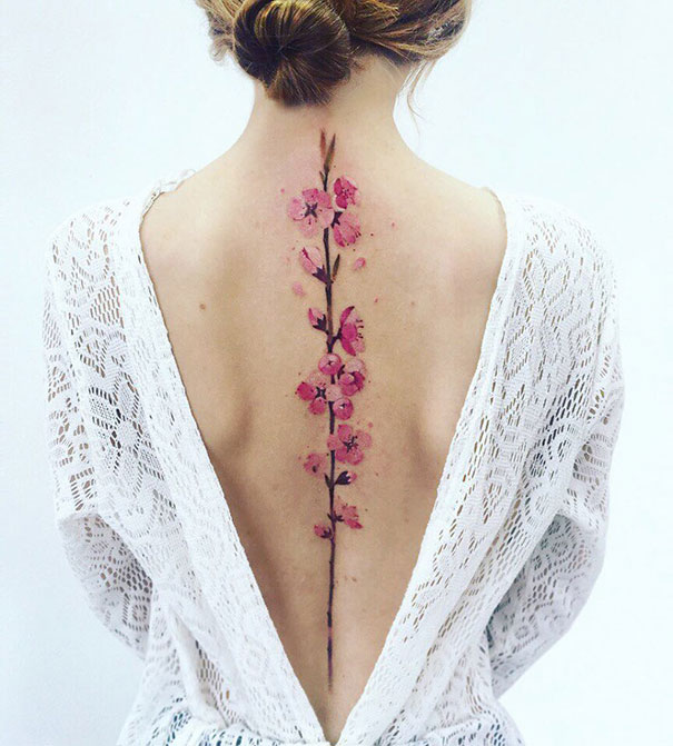 spine tattoo diseno