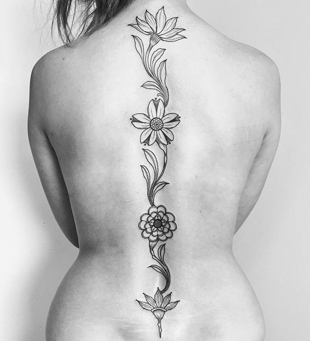 spine tattoo diseno75