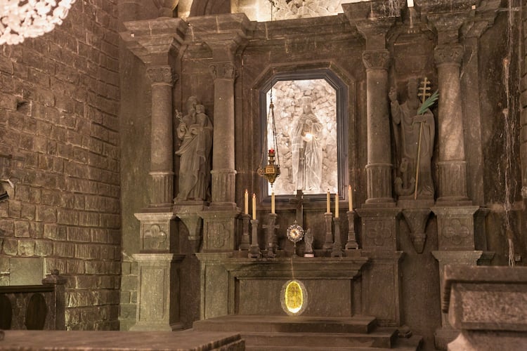 Polonia Wieliczka catedral subterránea mina sal arquitectura Edad Media