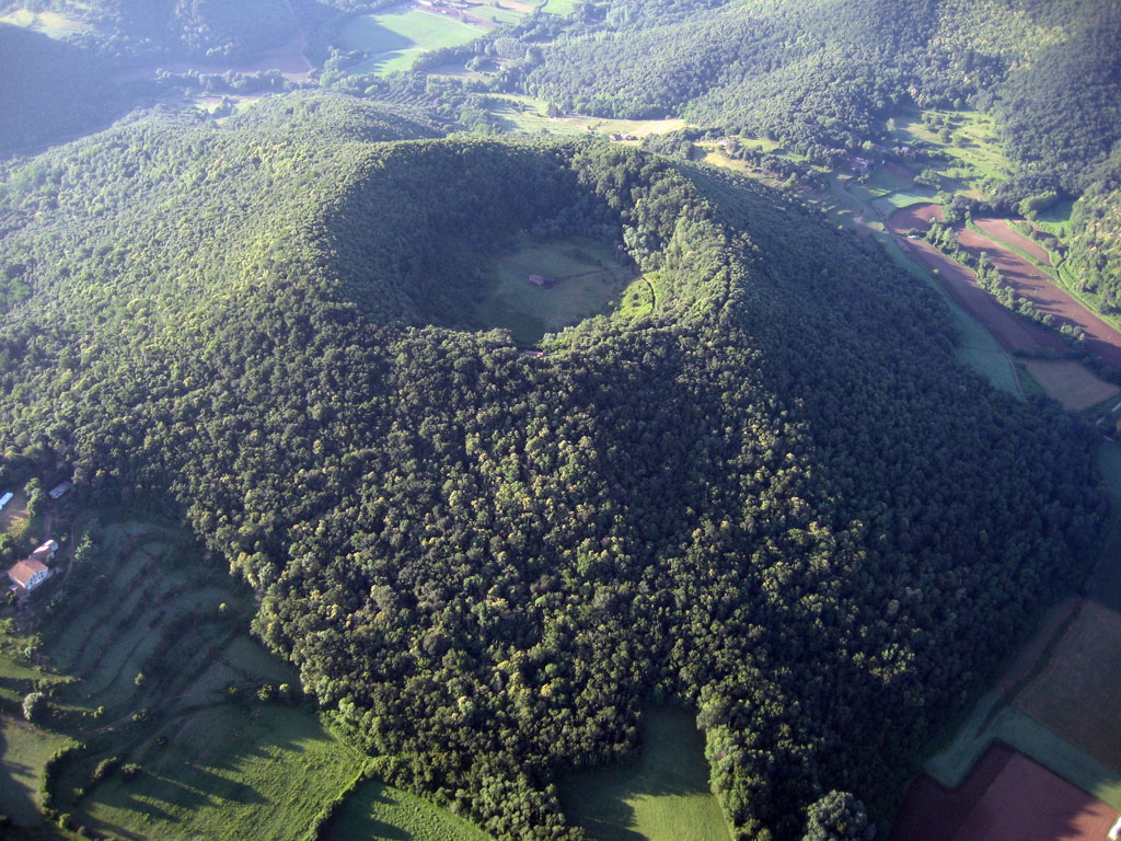 parque natural de la zona volcanica de la garrotxa girona 5909fe89