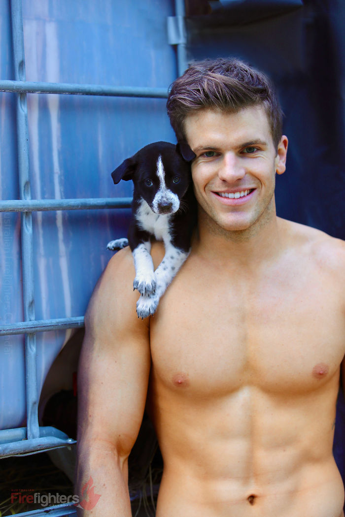 BomberosAustralianos 6 calendario beneficiencia buenacausa animales Australia fotografía erótico