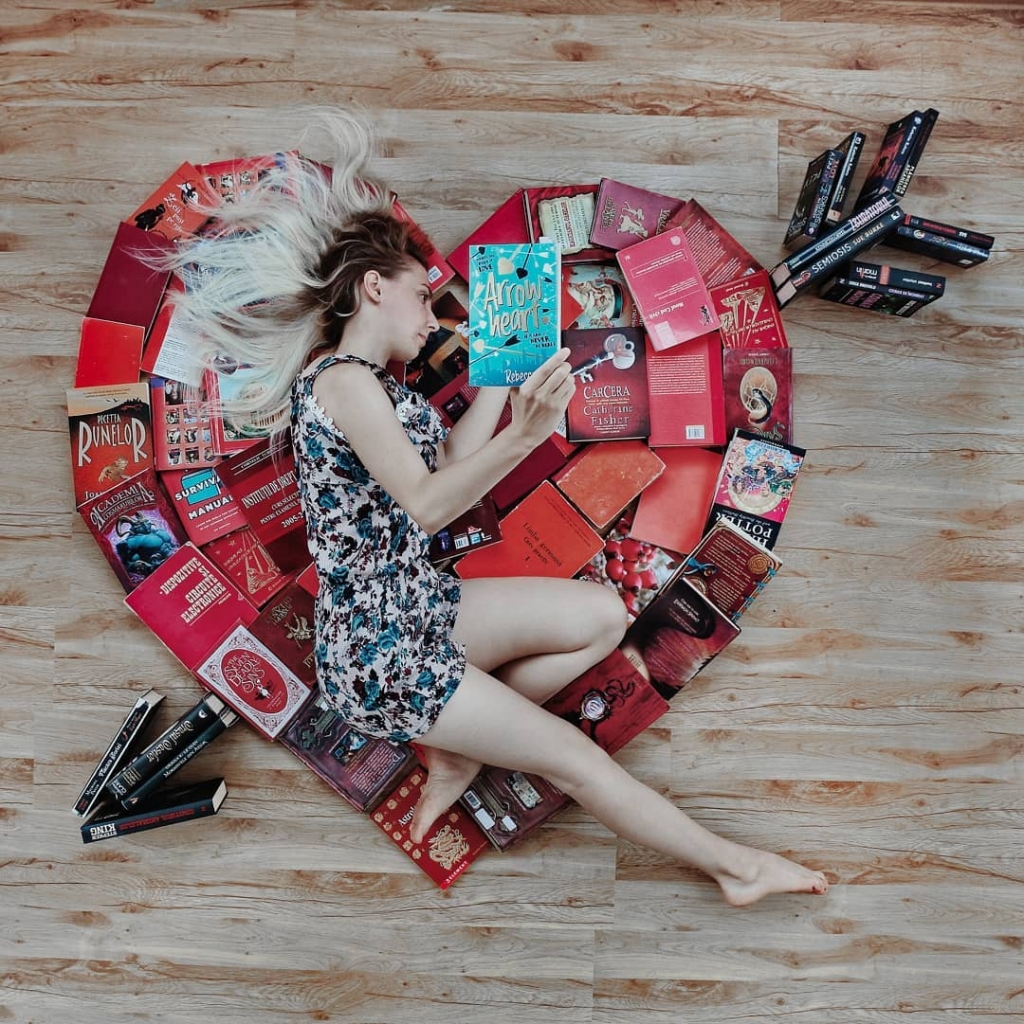 ElizabethSagan 10 bookstagrammer Instagram libros lectura artefotográfico photoshop imaginación