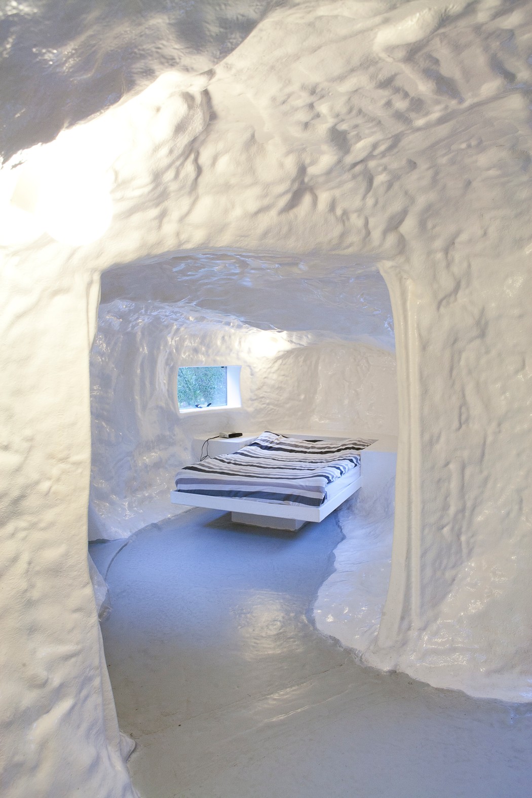 Joep Van Lieshou 2 CasAnusHotel hotel turismo viajes ano ojete aparatodigestivo arte escultura
