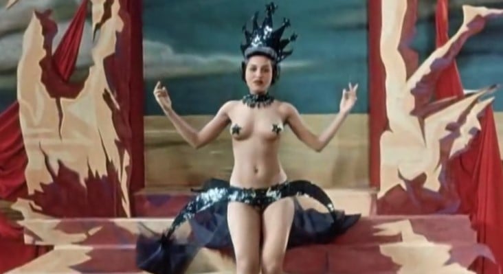 Moda lencería 1 Francia desfile show erótico visionarios diseñadores belleza estimulante ahlesbellesbacchantes cine
