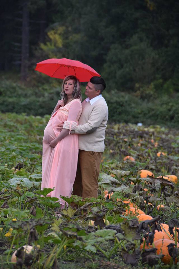ToddCameron 1 sesiónfotográfica maternidad alien absurdo humor bizarro halloween viral