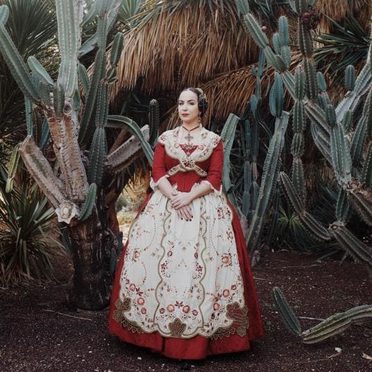 Falleras de las Fallas de Valencia