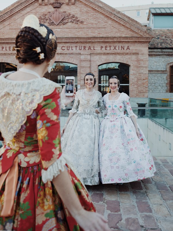 Falleras de las Fallas de Valencia
