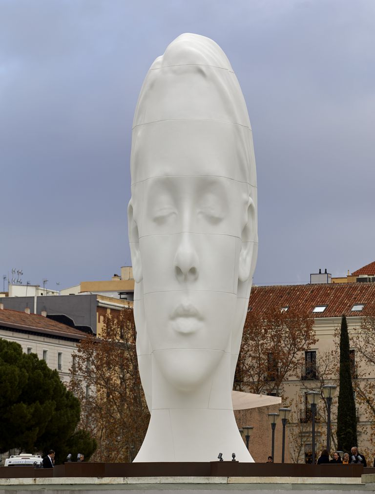 Julia Jaume Plensa Callao