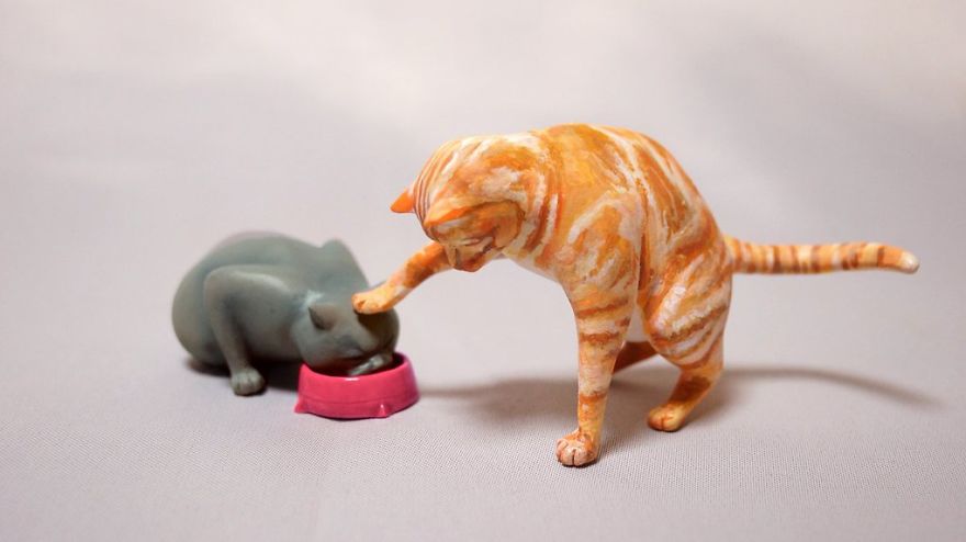 Meetisai 6 escultura gatos perros humor extravagancia frikismo