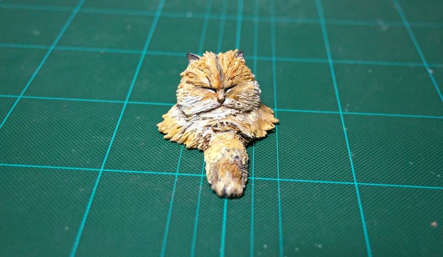 Meetisai 8 escultura gatos perros humor extravagancia frikismo