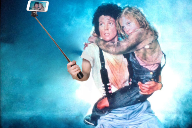 GunsReplacedWithSelfieSticks 12 humor cine Tumblr SelfieStick CulturaPop memes